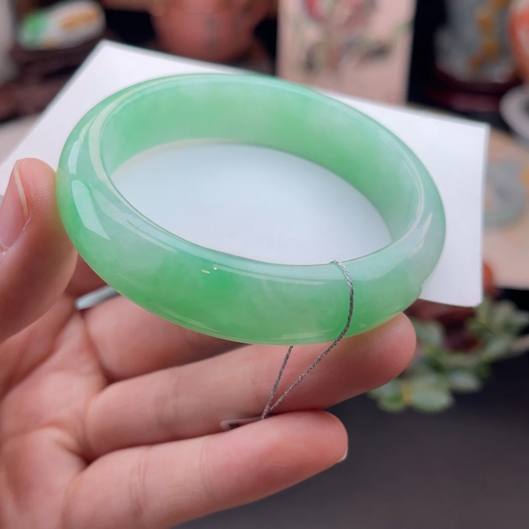 未镶嵌手镯翡翠满绿