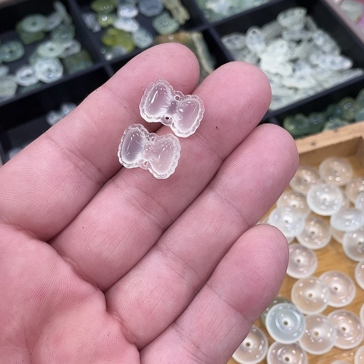 蛇纹石玉合金颈饰