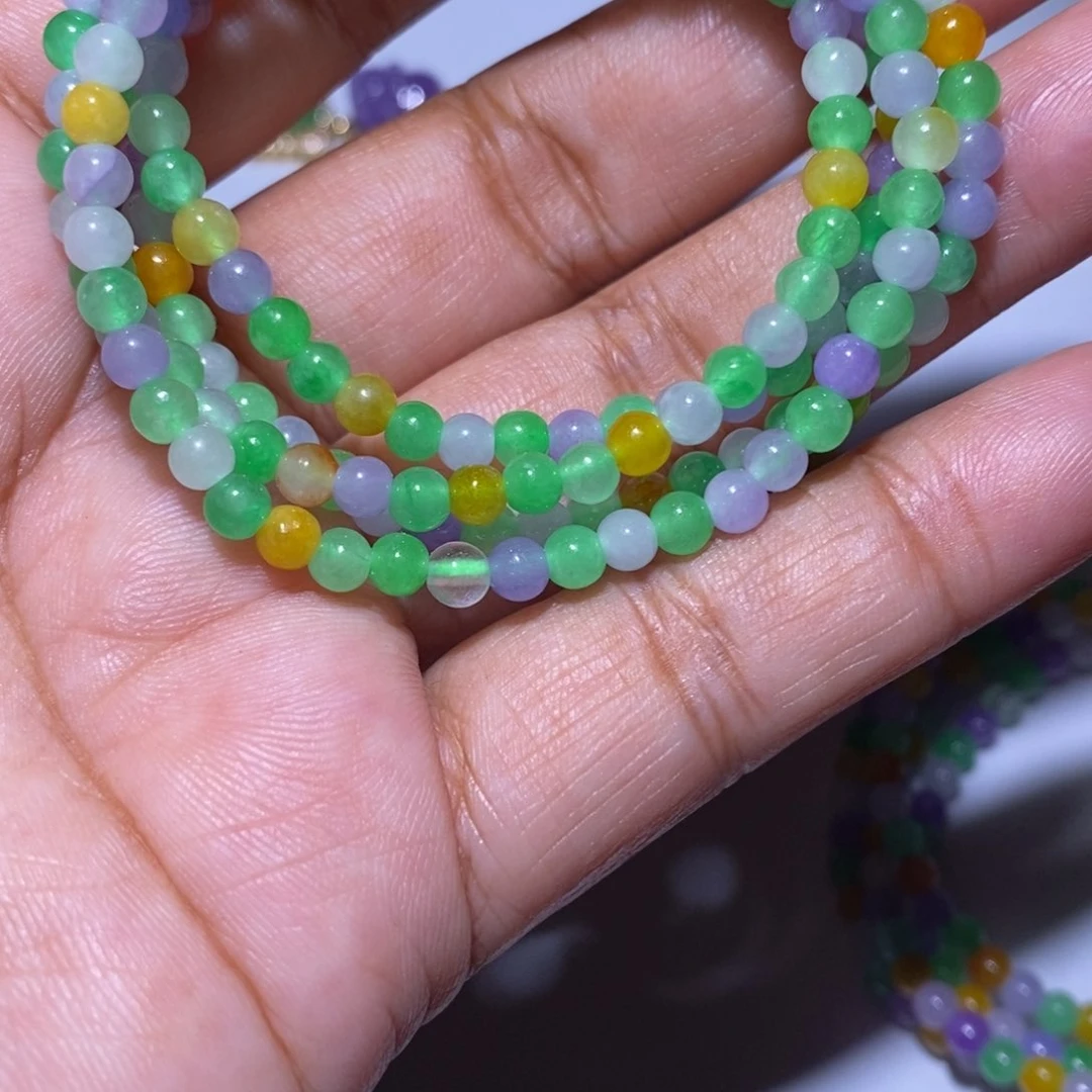 颈饰未镶嵌翡翠张**，