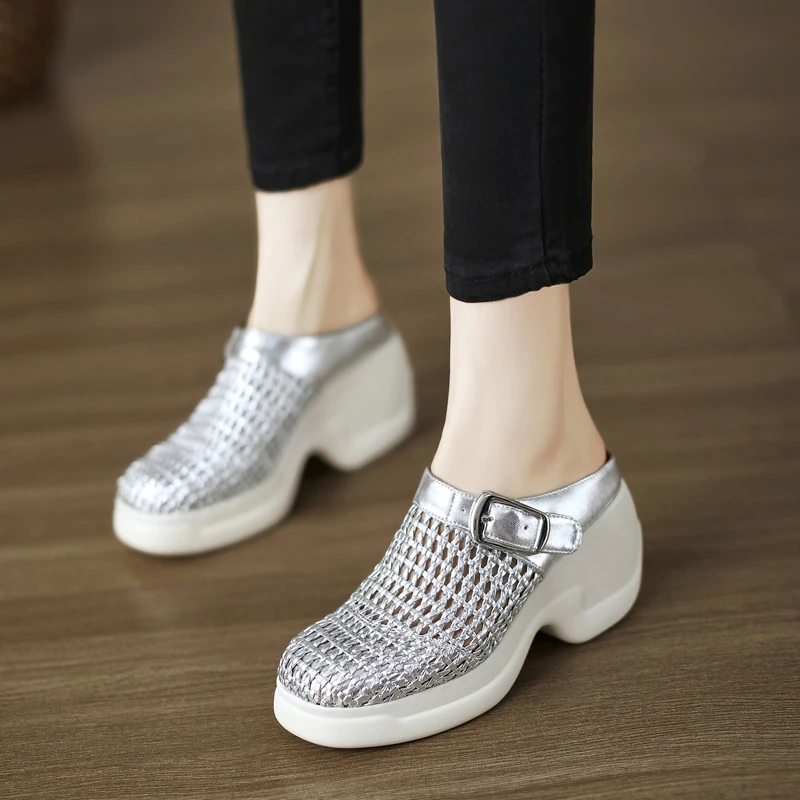 修悦女鞋~8cm厚底坡跟编织包头半拖鞋女外穿穆勒鞋防水台高跟凉鞋