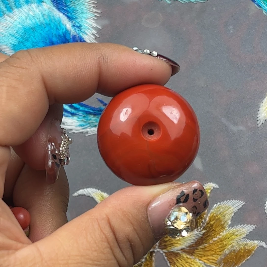 南红玛瑙吊坠未镶嵌