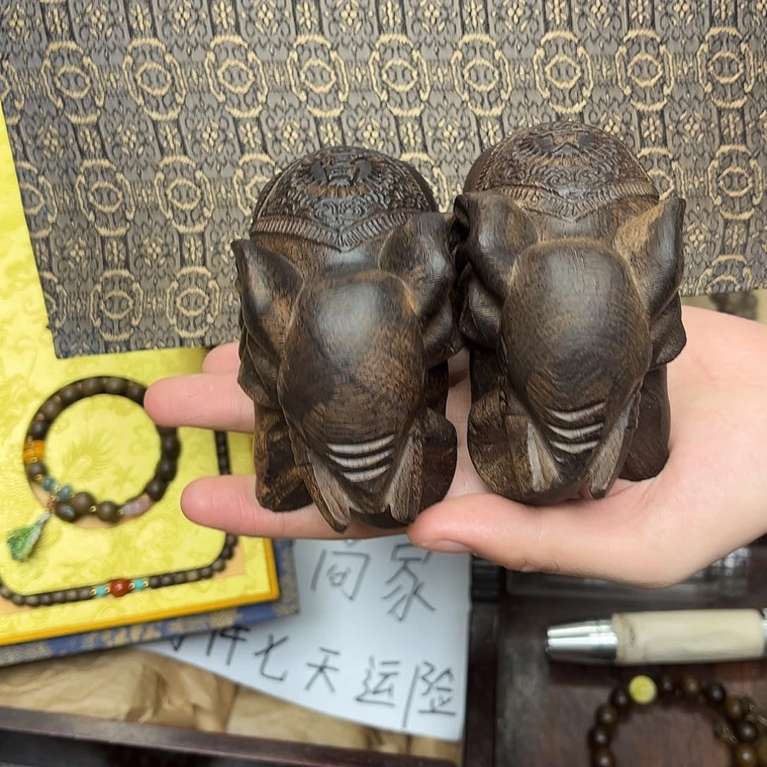 大叶紫檀（黑酸枝木类）