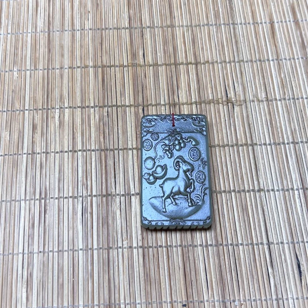 未镶嵌和田玉挂件文*
