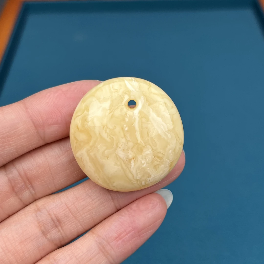 M4487天然原矿蜜蜡 鸡油黄妖花公主扣 31*11mm抖音基地质检发货