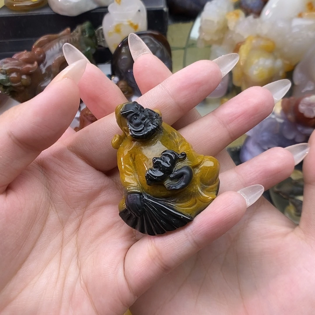 搬***虫石英质玉未镶嵌颈饰