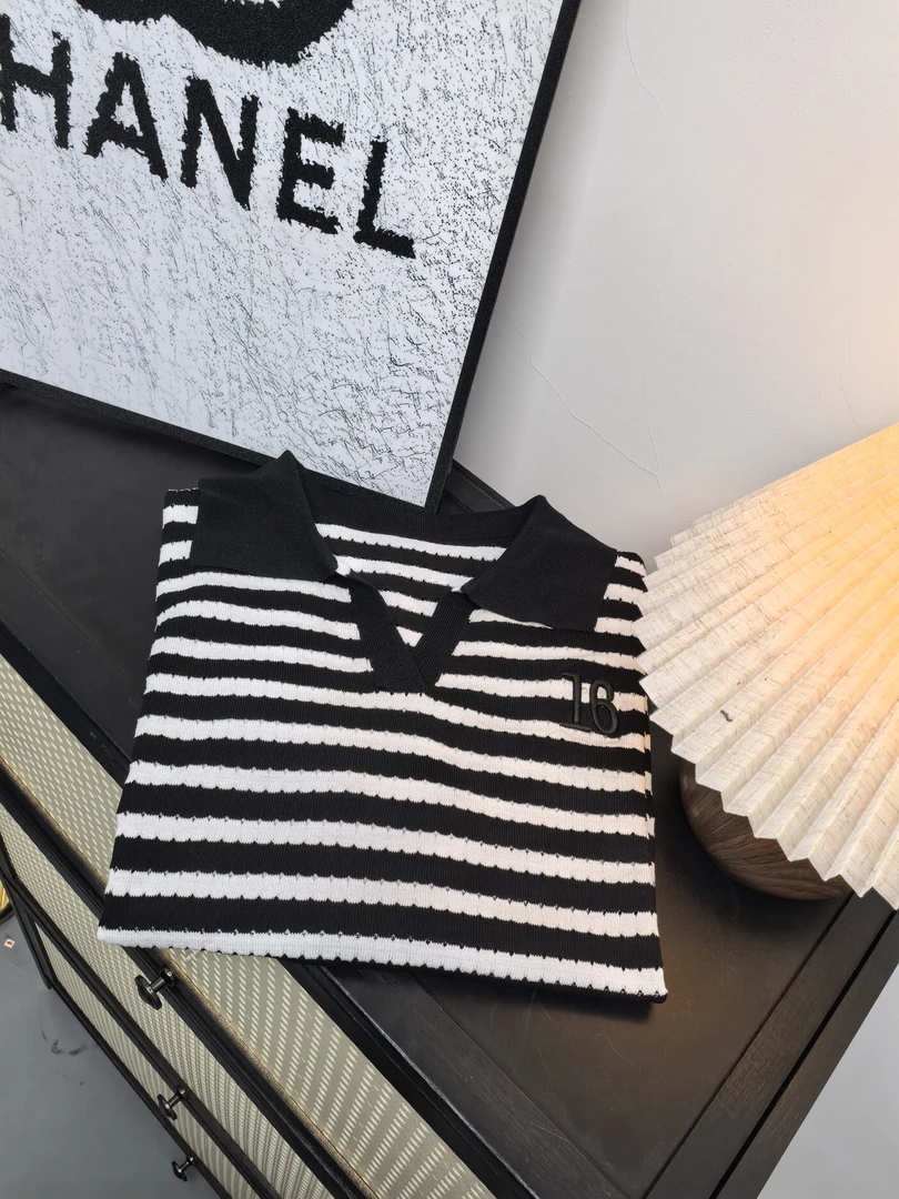 3917大码女装2025夏季新款时尚镂空别致宽松显瘦撞色条纹翻领短袖