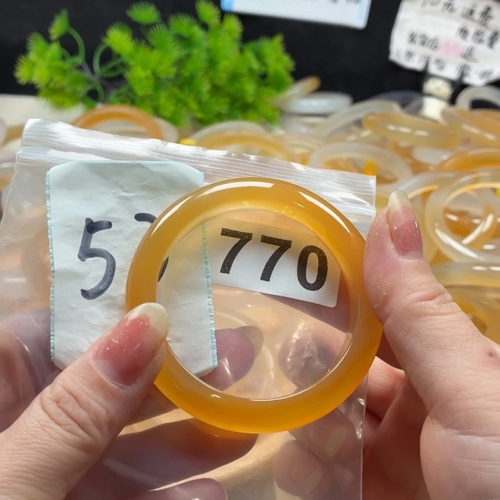 玛瑙/玉髓未镶嵌手镯