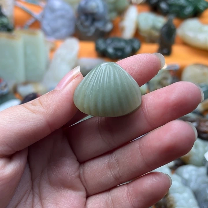和田玉颈饰未镶嵌无**悔