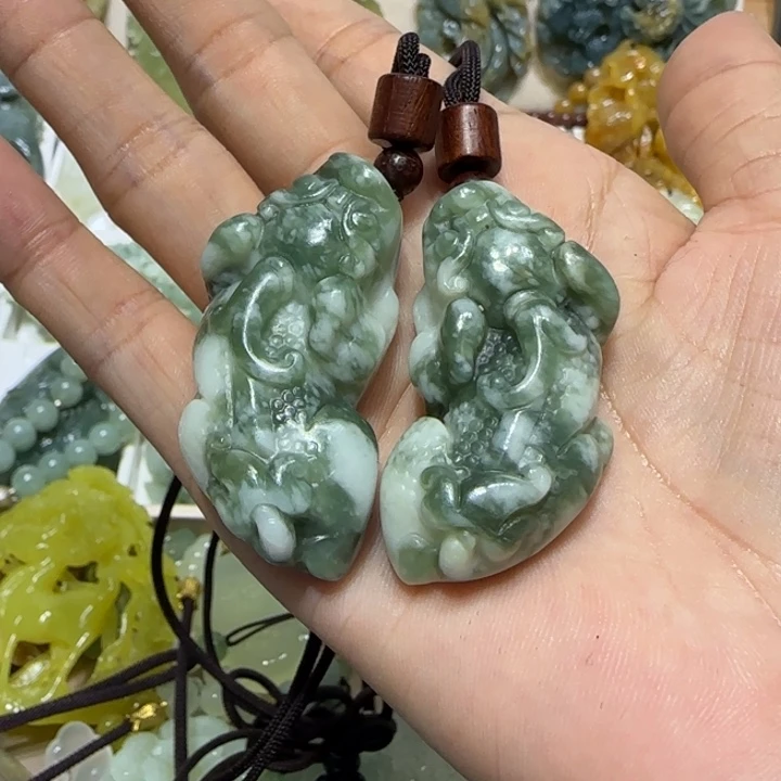 蛇纹石玉吊坠未镶嵌