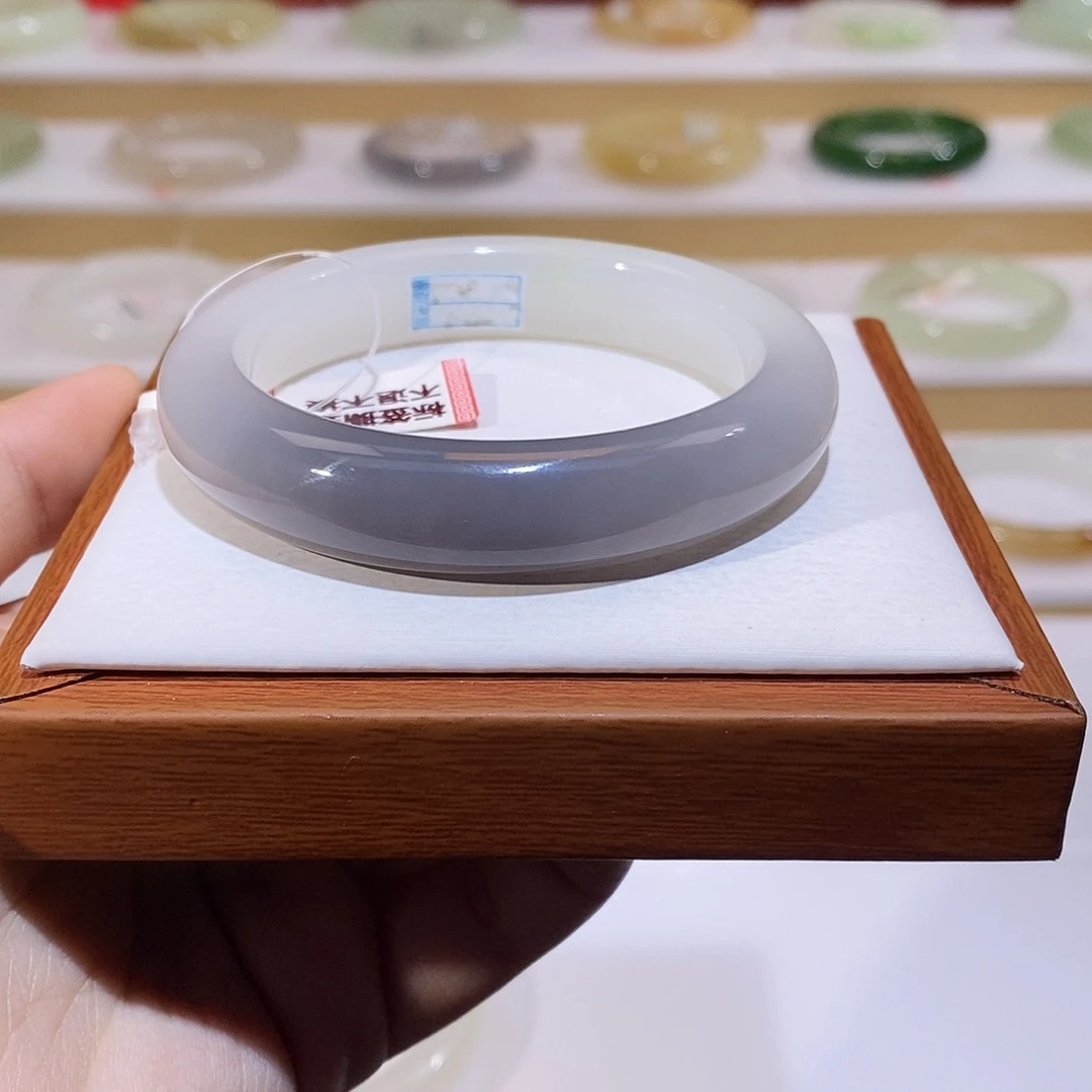 未镶嵌手镯和田玉紫白