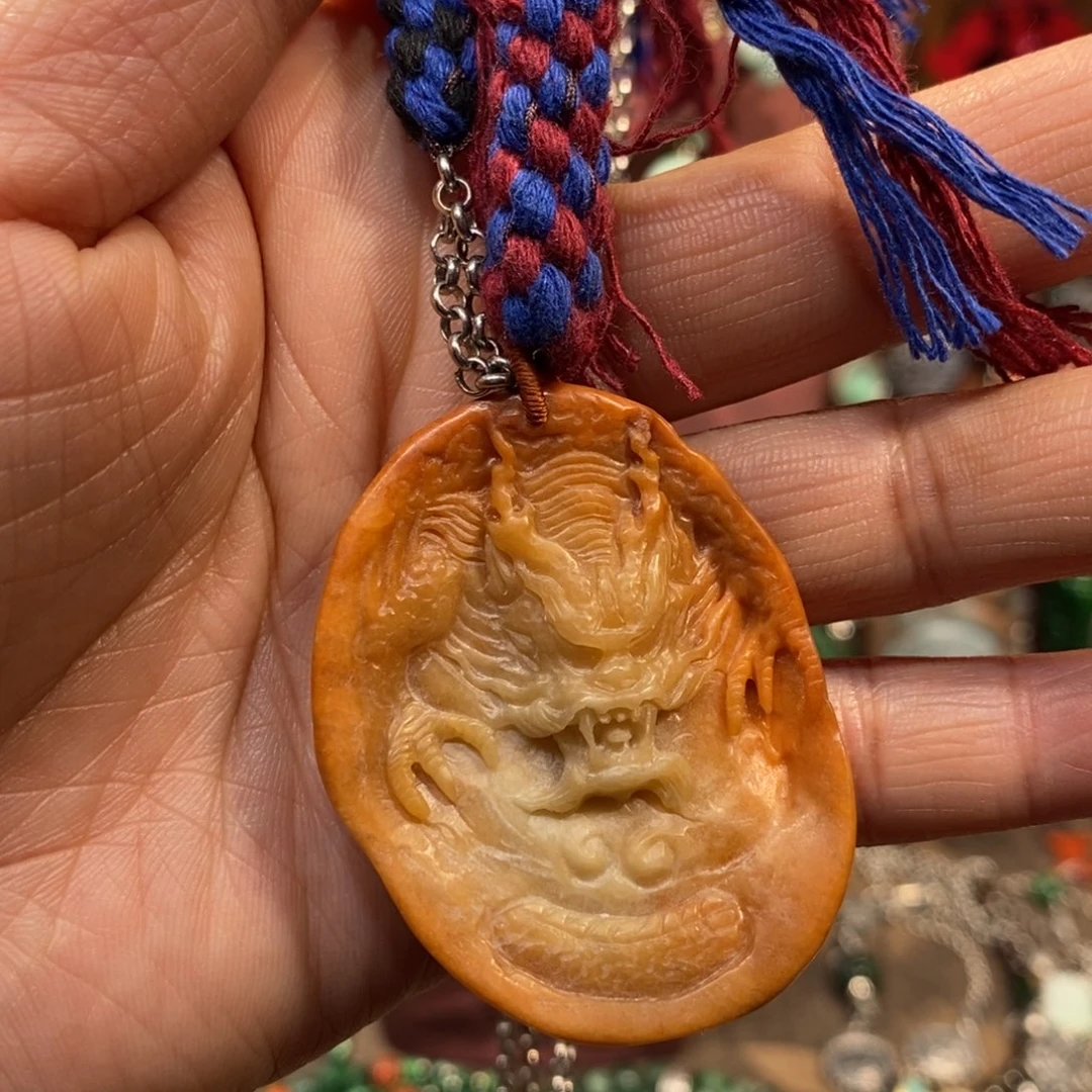 翡翠吊坠(赠链)未镶嵌