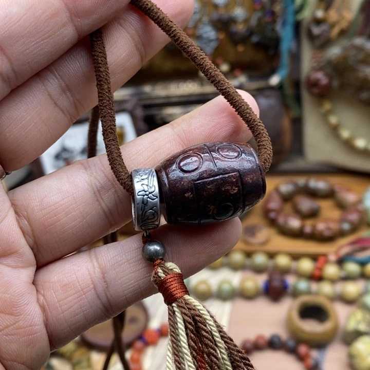 未镶嵌岫岩河磨玉（透闪石质玉）挂件