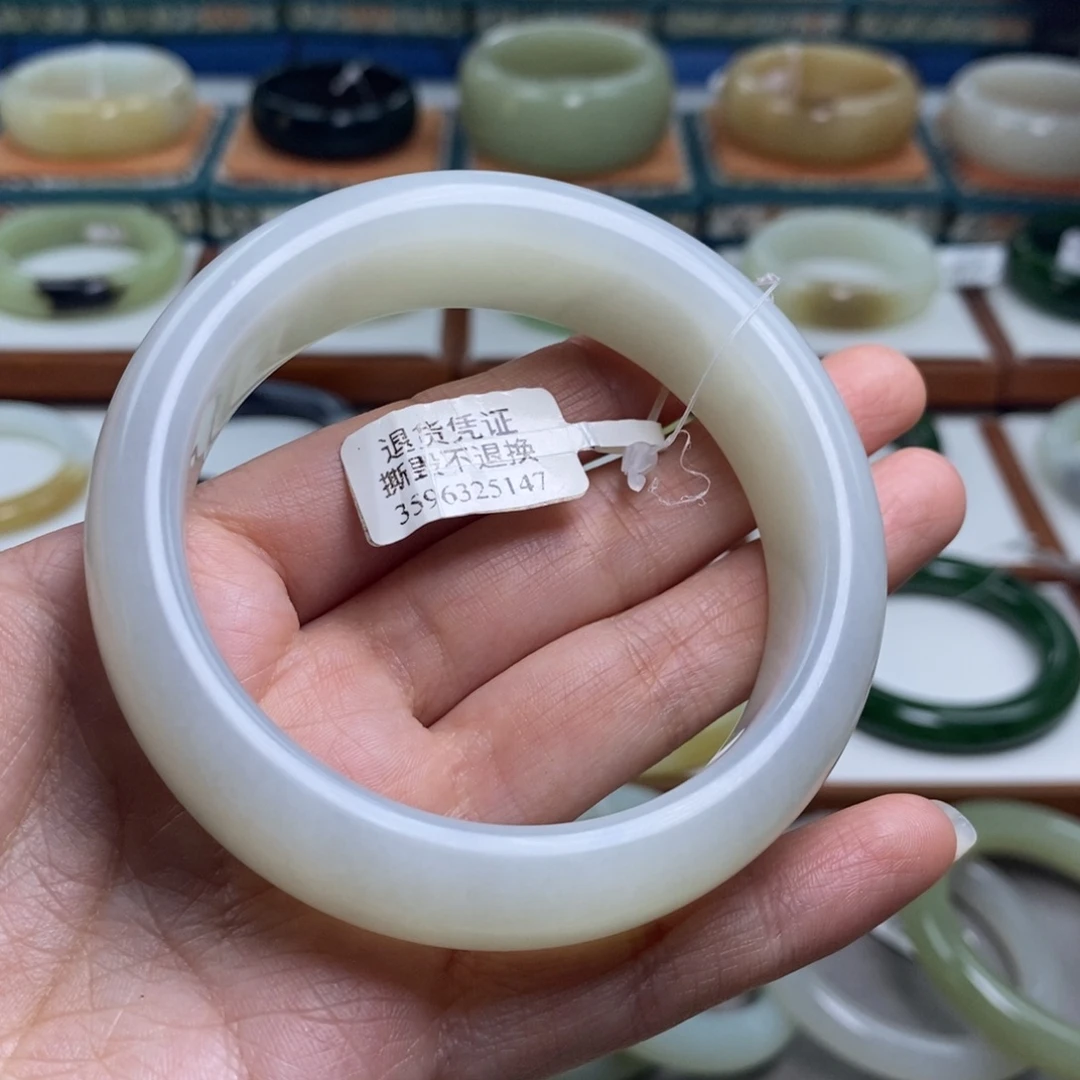 和田玉未镶嵌手镯且末白飘青花61