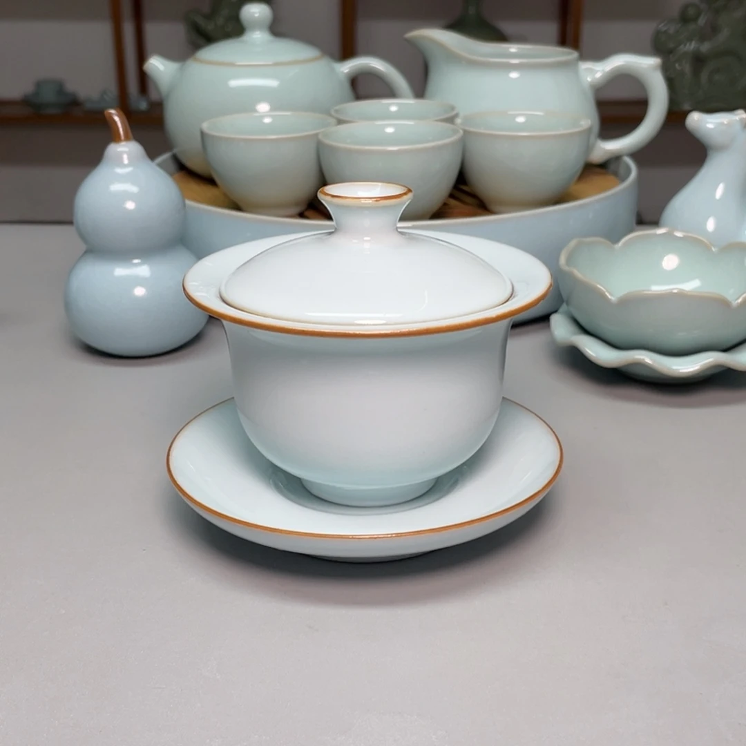 瓷月白盖碗微瑕