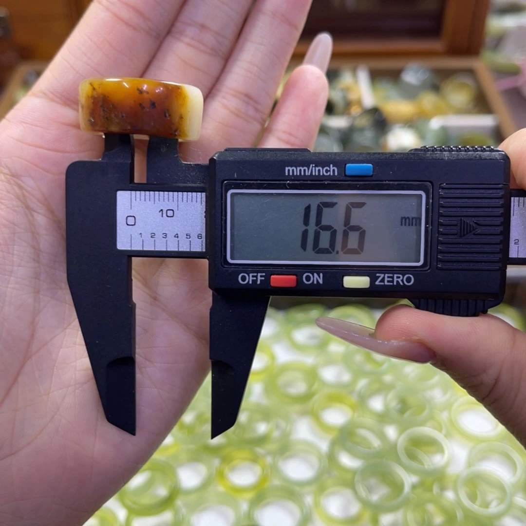 蛇纹石玉未镶嵌手镯63