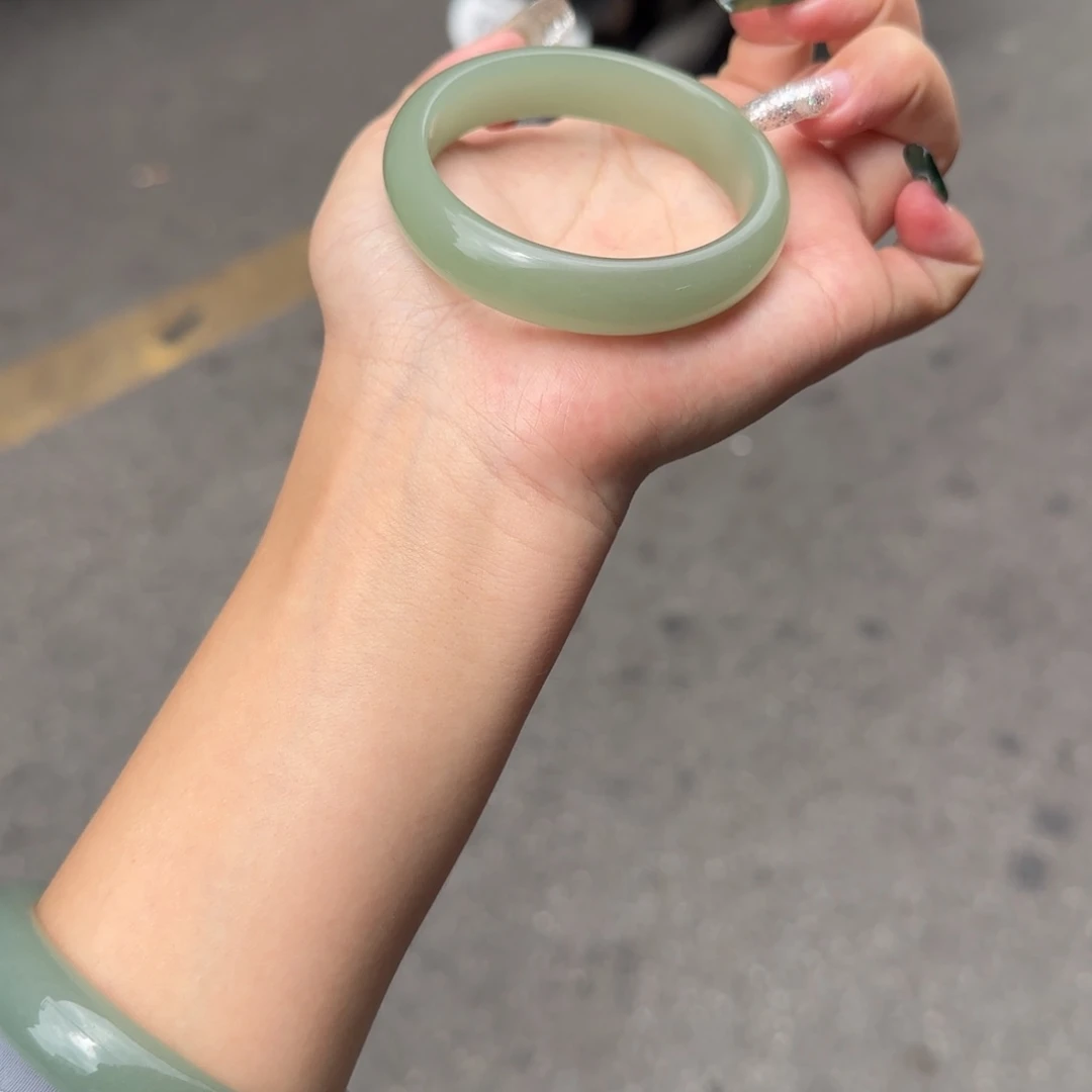 东陵石手镯未镶嵌