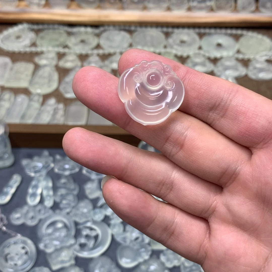 蛇纹石玉颈饰未镶嵌美*滋