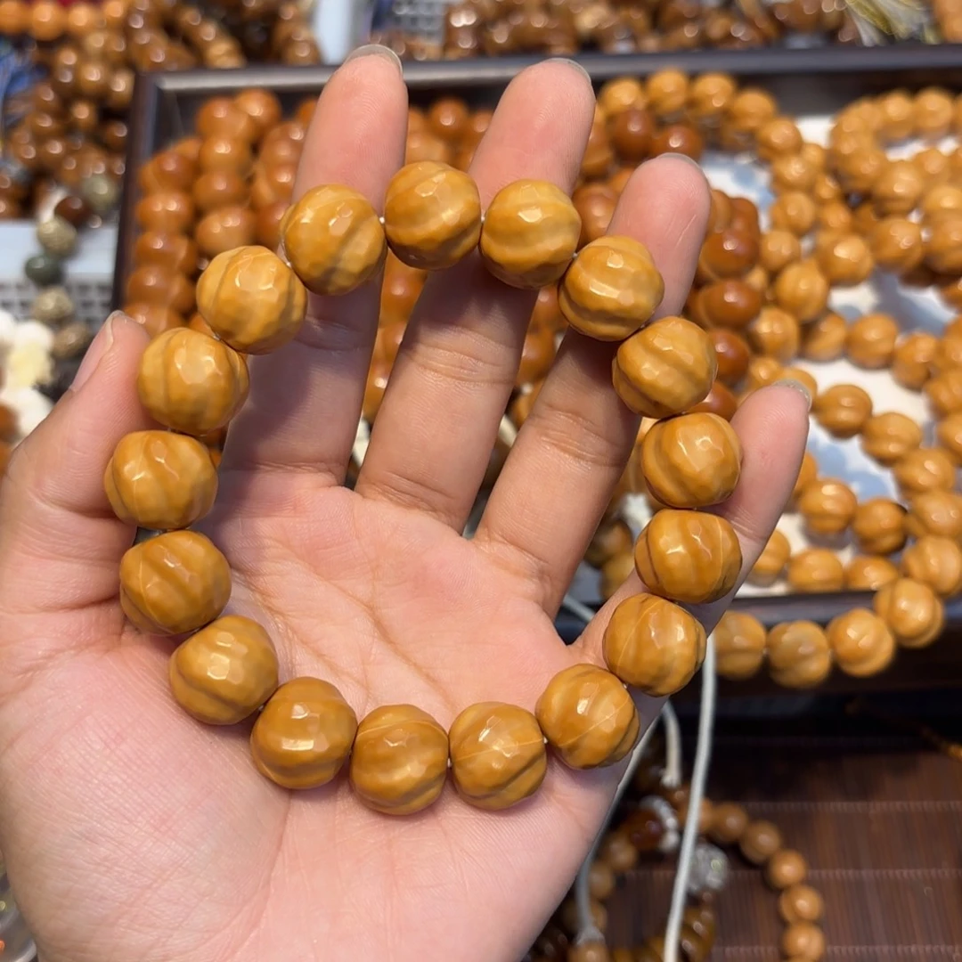 热***茶白玉菩提吊坠钻面卷卷酥