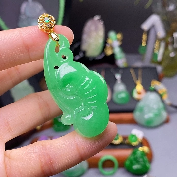 吊坠(赠链)未镶嵌翡翠