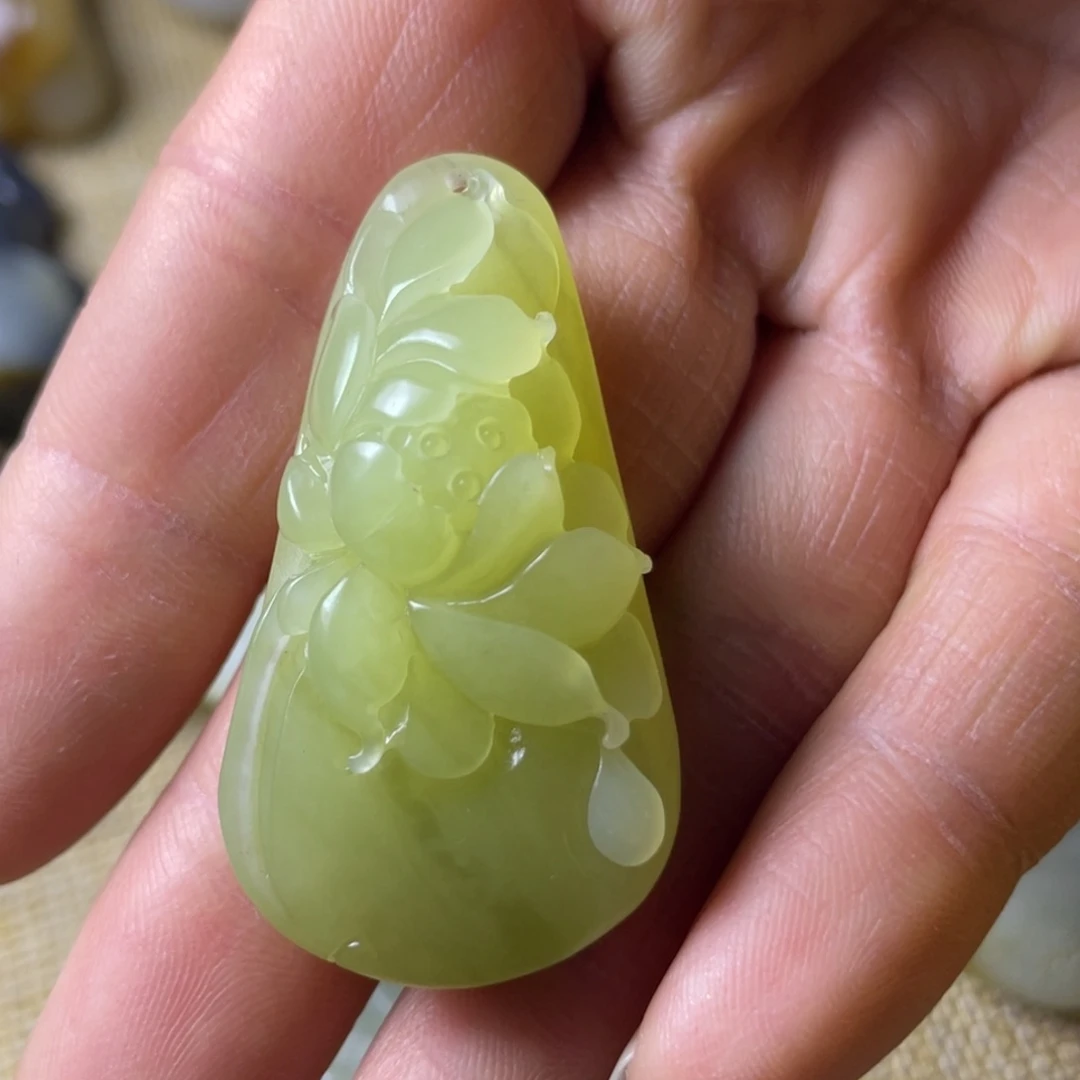 和田玉（糖玉）颈饰未镶嵌