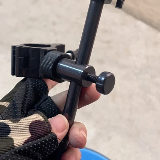 铝镁合金钓椅灯架一个。