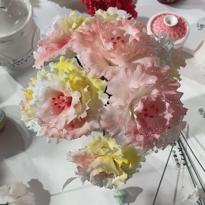 陶摆件德化工厂陶瓷手工捏花