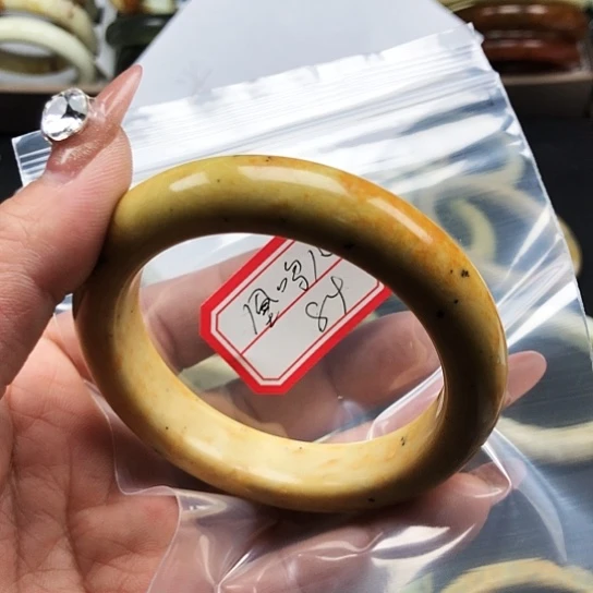 蛇纹石玉手镯未镶嵌凰*儿