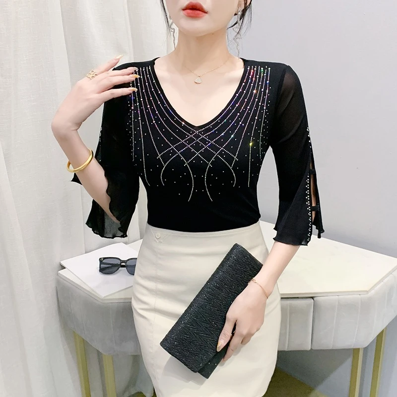 PYX-769喇叭袖镶钻欧式百搭烫钻打底衫抗皱重工V领气质七分袖拼接