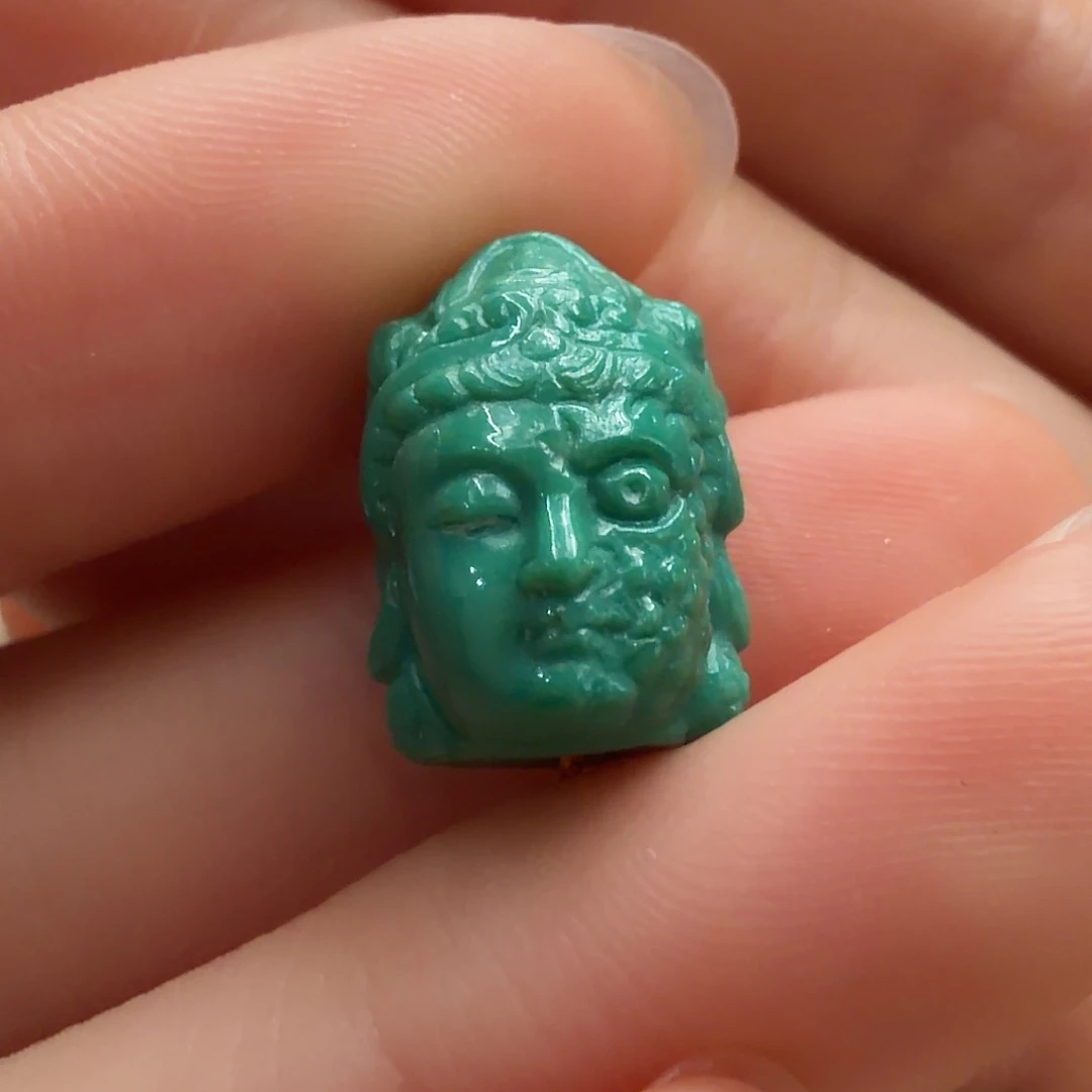 绿松石未镶嵌颈饰