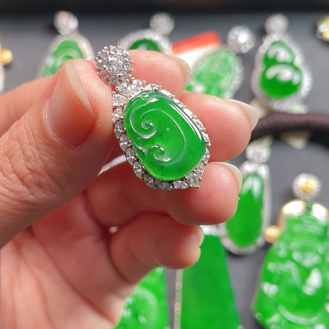 吊坠(不含链)未镶嵌翡翠