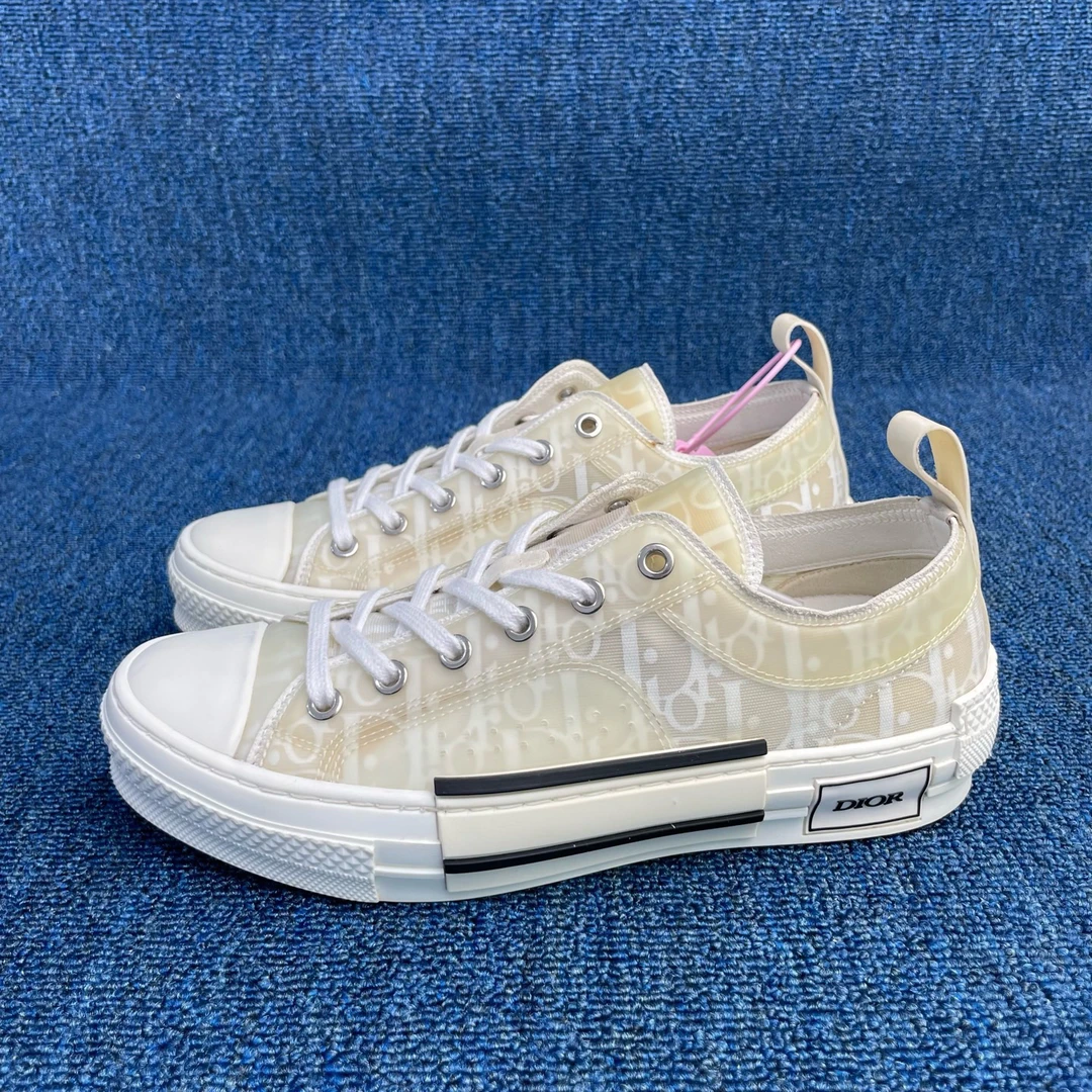 95新 DIOR/迪奥 38码 Dior迪奥 纯白满印b23 休闲鞋 很新