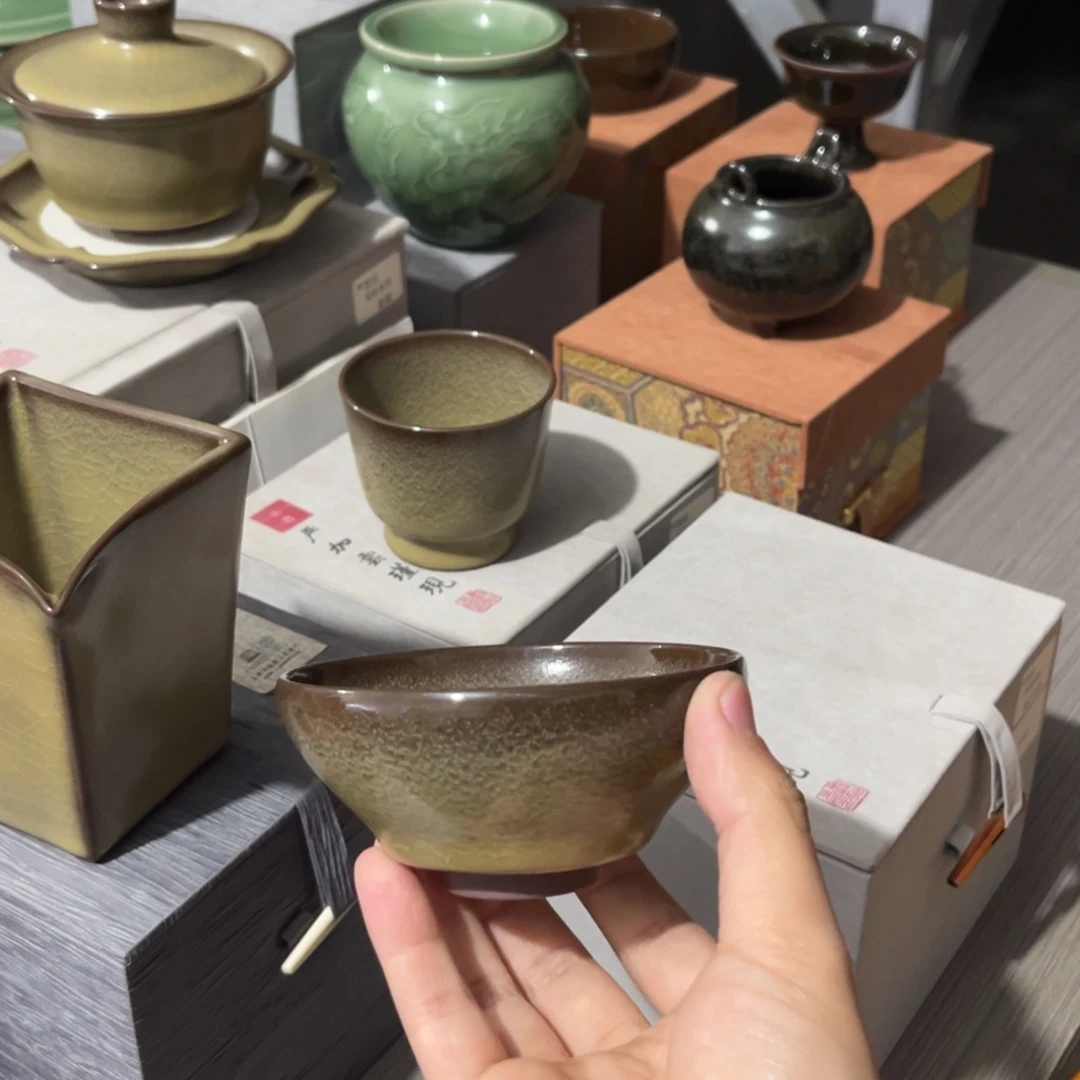 严加云  铁胎知秋