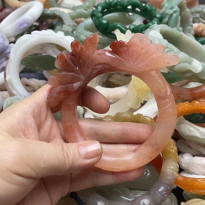 未镶嵌手镯石英岩玉