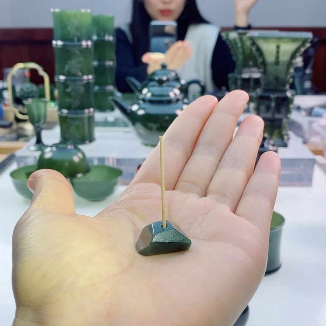 未镶嵌和田玉摆件