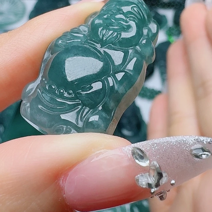 翡翠未镶嵌颈饰天然的A货翡翠多样性发其一