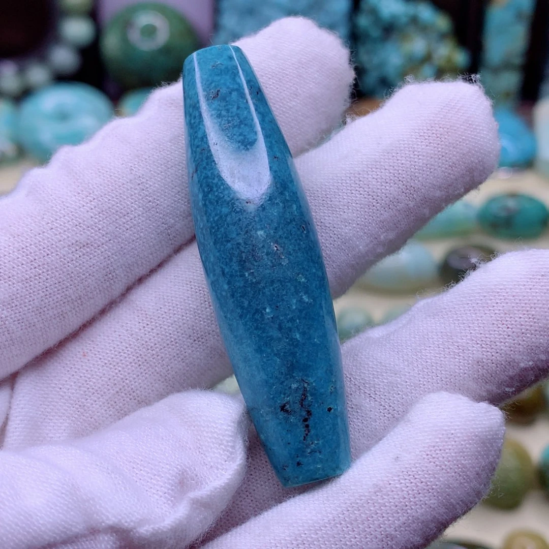 绿松石颈饰未镶嵌