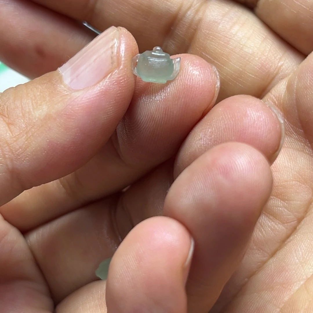 定制翡翠未镶嵌壶