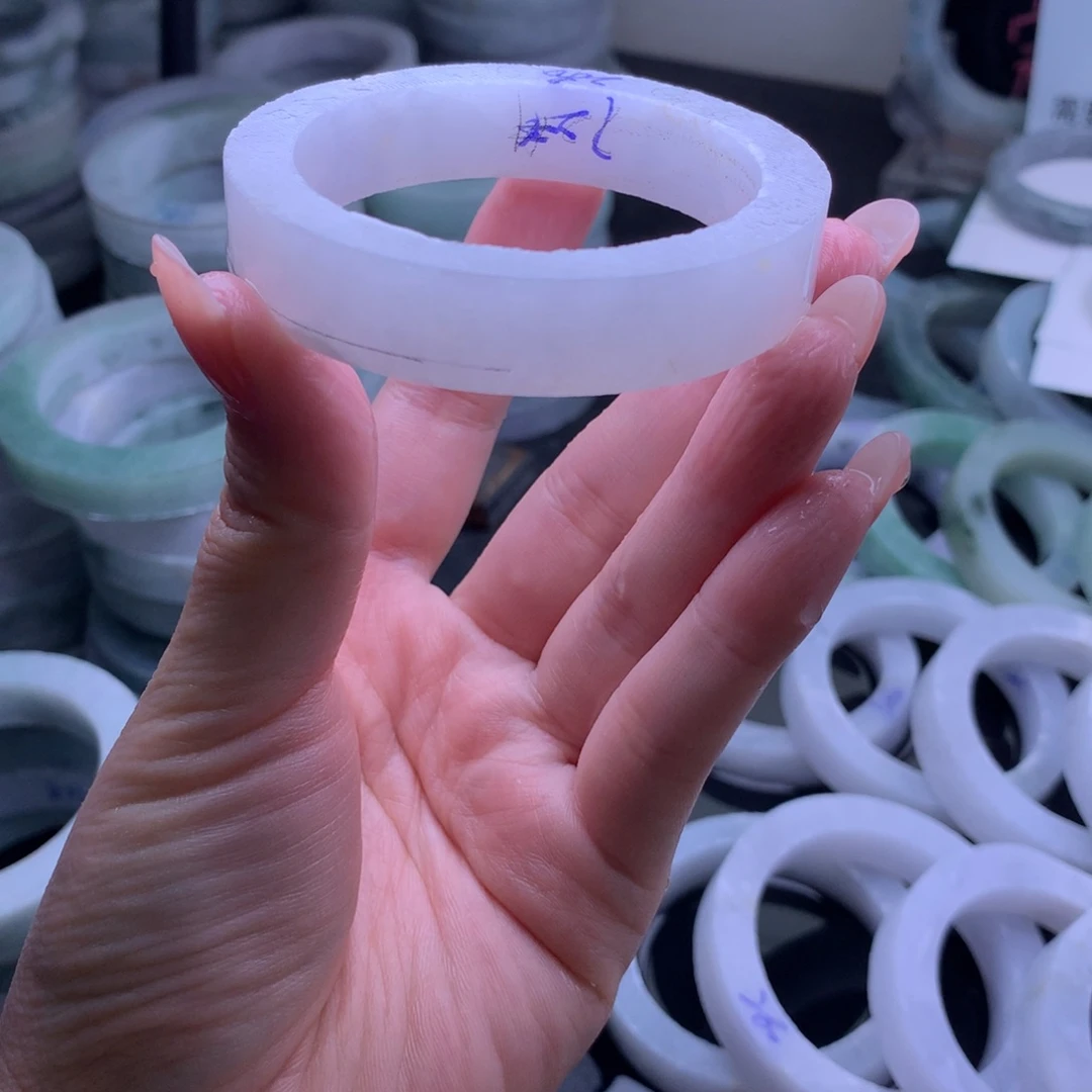 【闪购商品】未镶嵌手镯定制翡翠