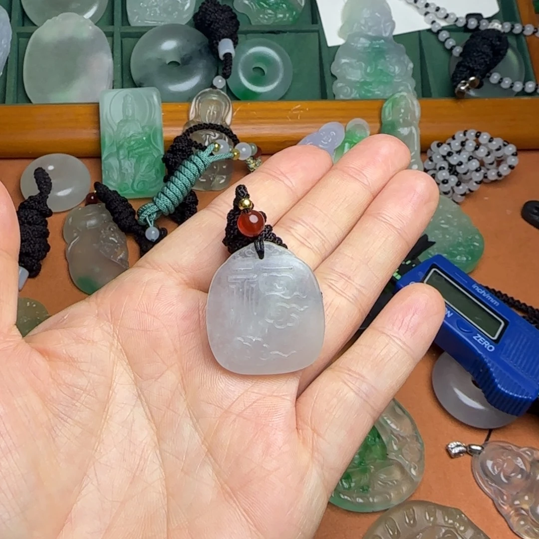 翡翠未镶嵌颈饰翡翠福牌