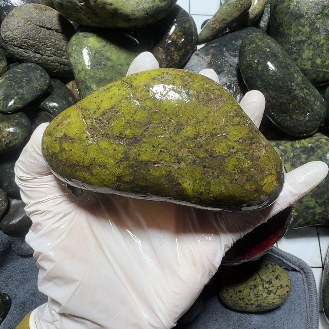 好***运蛇纹石玉未镶嵌西藏藏玉药王石