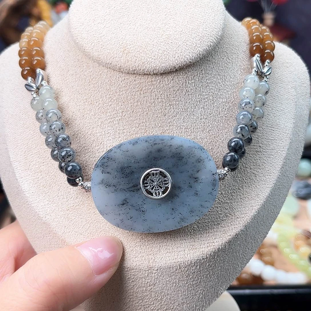 颈饰未镶嵌和田玉