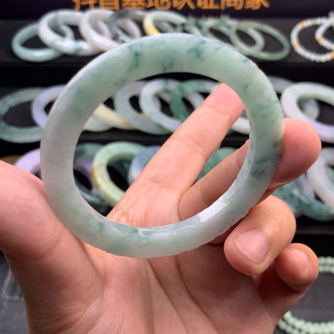 【闪购商品】定制翡翠手镯定制不退换未镶嵌是**呀