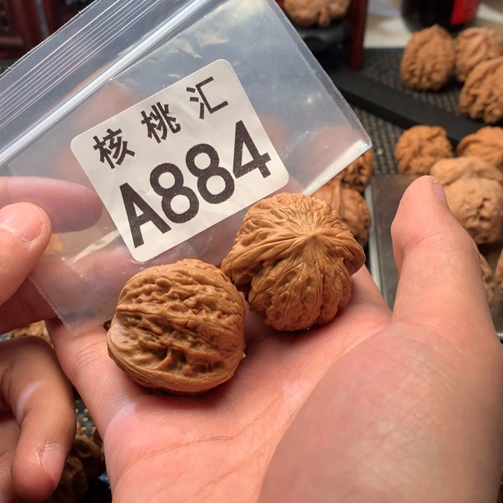 文玩核桃吊坠铁锤