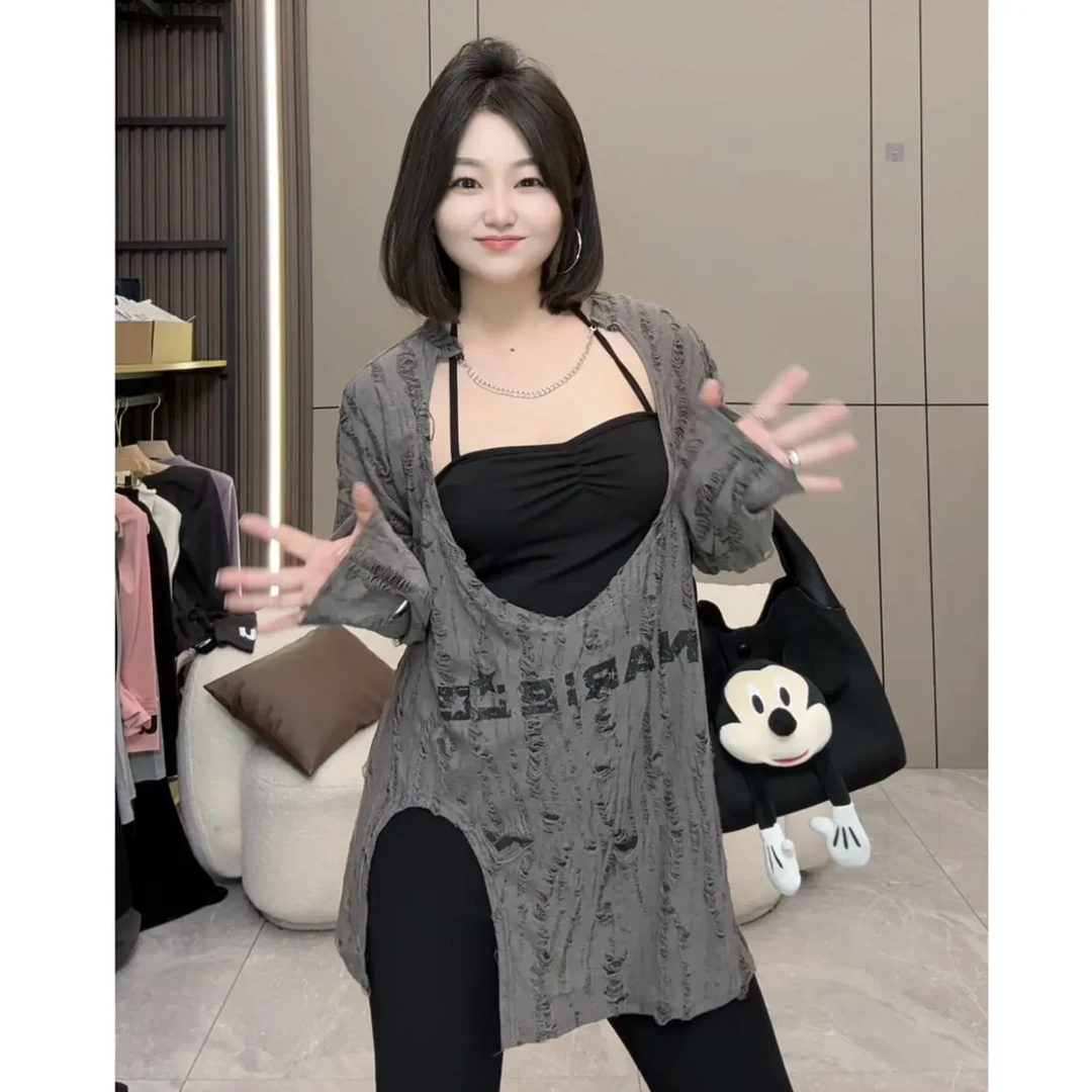 大码女装设计感V领磨破做旧长袖上衣两件套女胖mm小众显瘦套头t恤