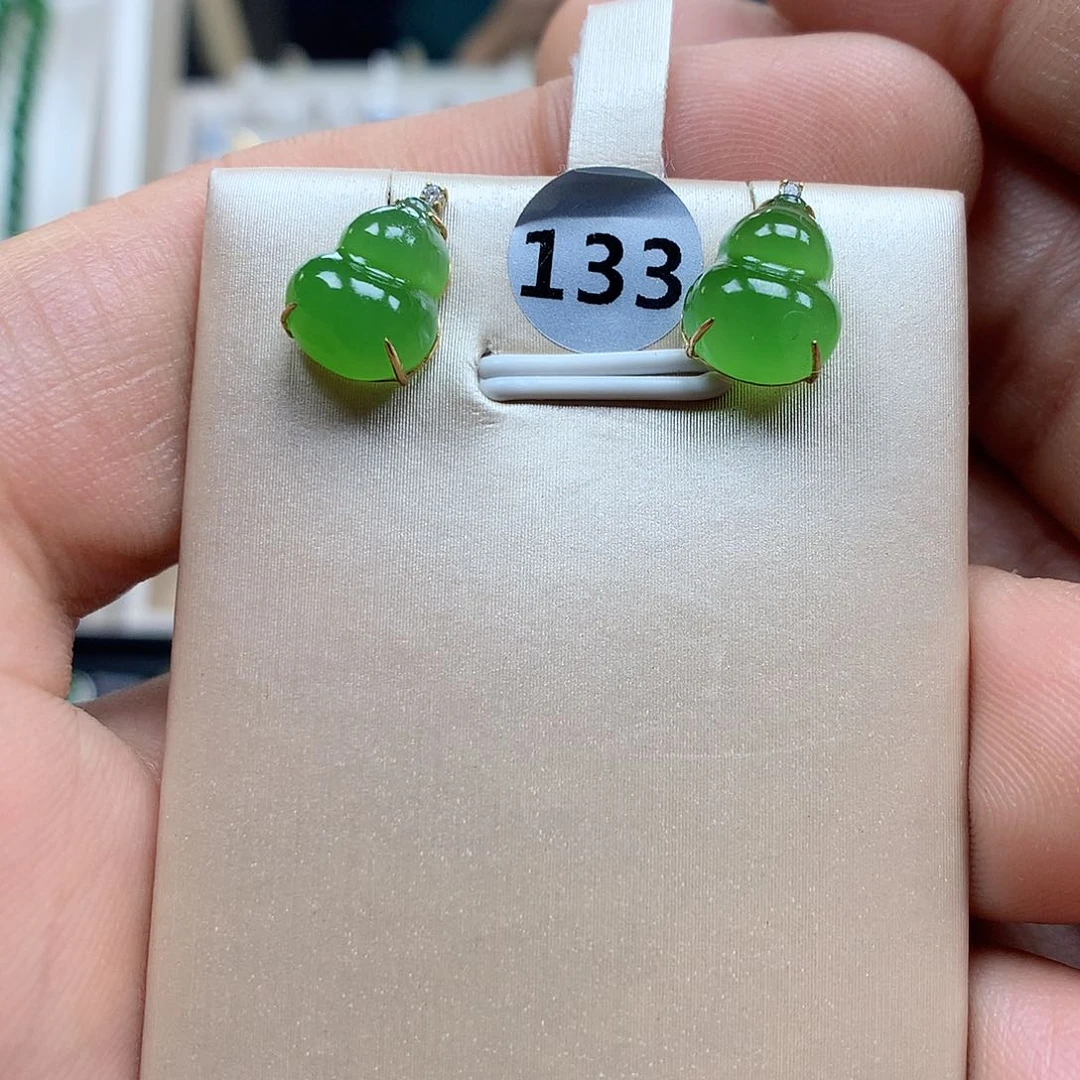 和田玉耳饰18K金镶嵌8×10