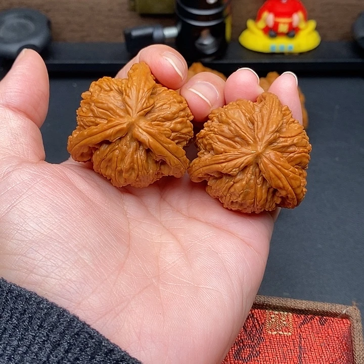 相***甫文玩核桃把件白奔