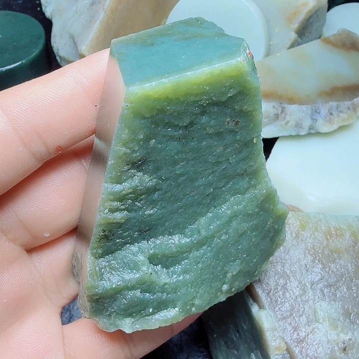 未镶嵌和田玉（糖玉）珠宝奇石