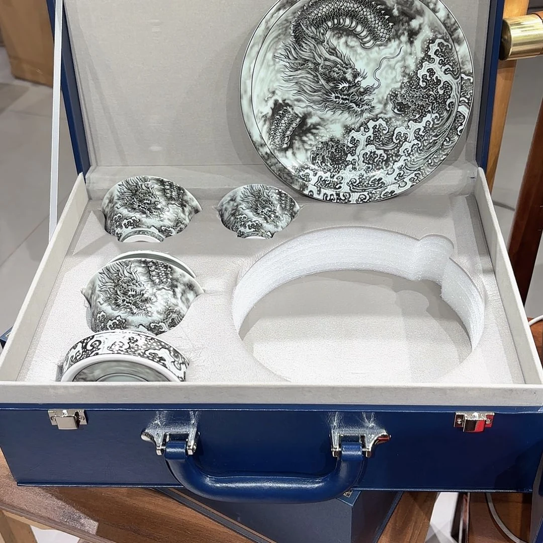 瓷片景德镇瓷器精品陈列