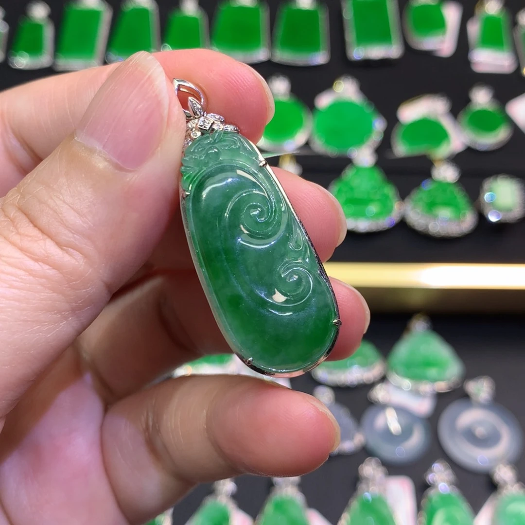 翡翠18K金镶嵌吊坠(不含链)