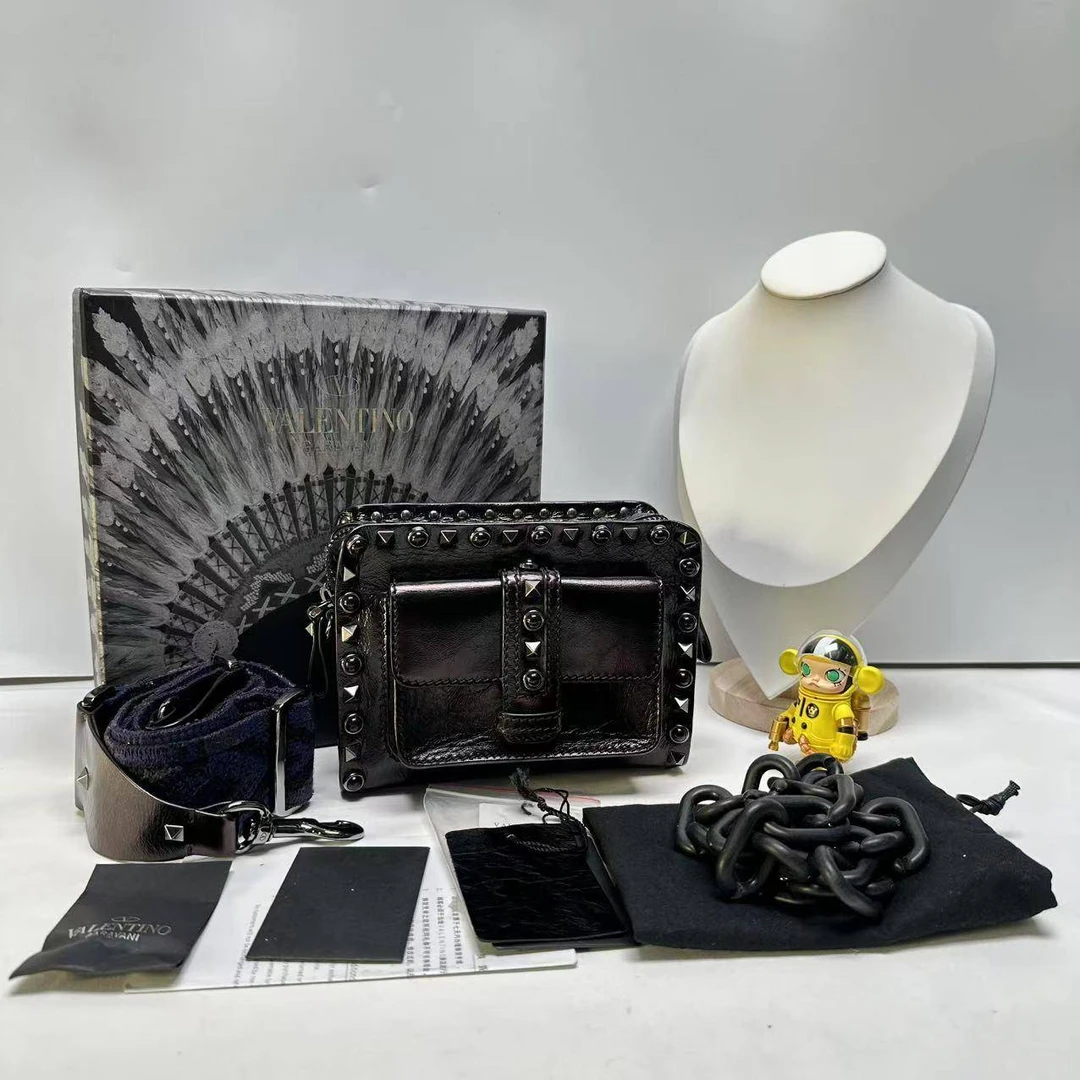 胖虎佳佳/华伦天奴/95新/公价0/箱包/斜挎包/31B2506240116